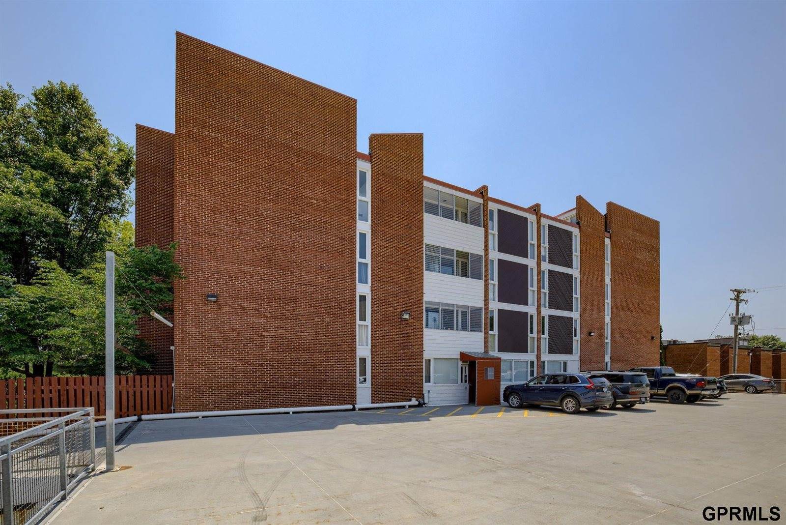 3702 Jackson Street, Omaha, NE 68105