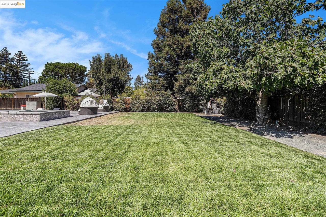 1828 Clayton Way, Concord, CA 94519