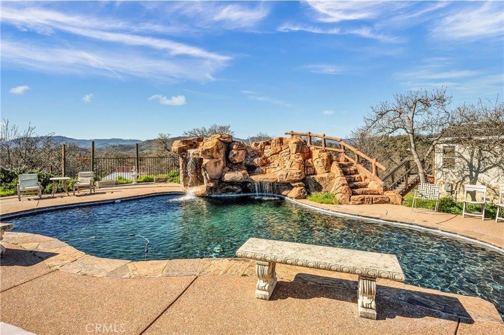 21054 Yankee Valley Road, Hidden Valley Lake, CA 95467