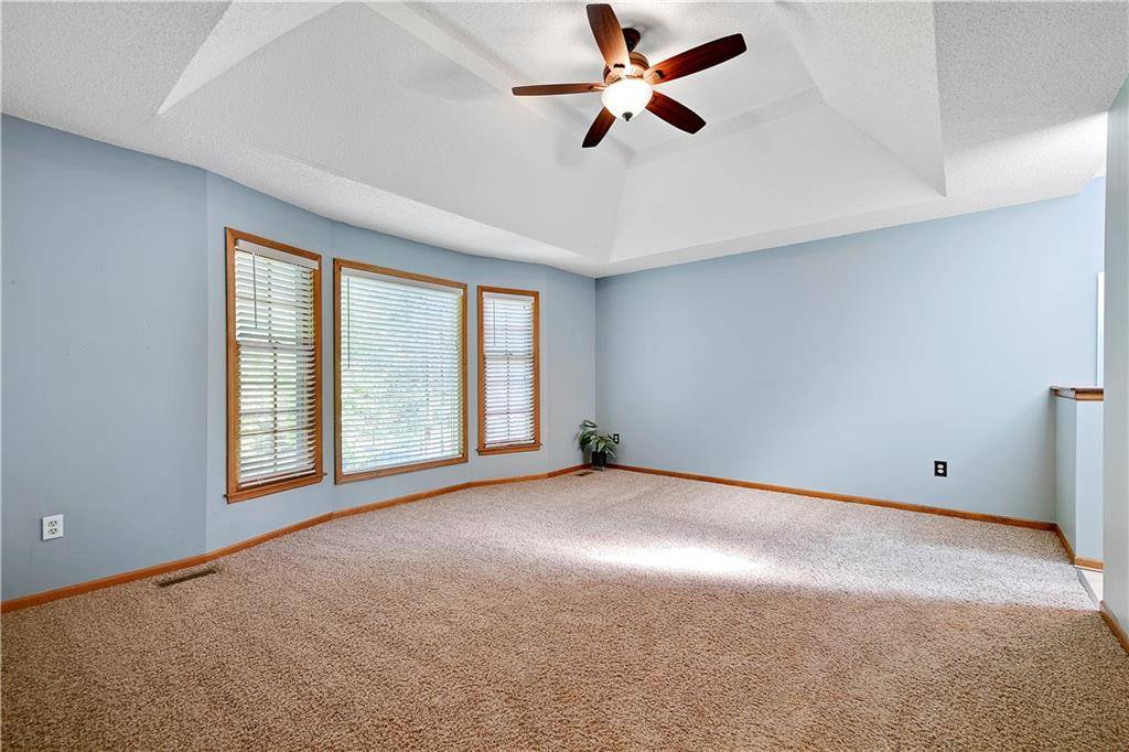 14424 West 84th Terrace, Lenexa, KS 66215