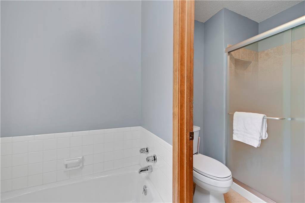 14424 West 84th Terrace, Lenexa, KS 66215