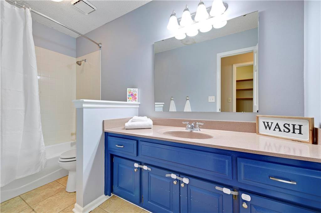 14424 West 84th Terrace, Lenexa, KS 66215