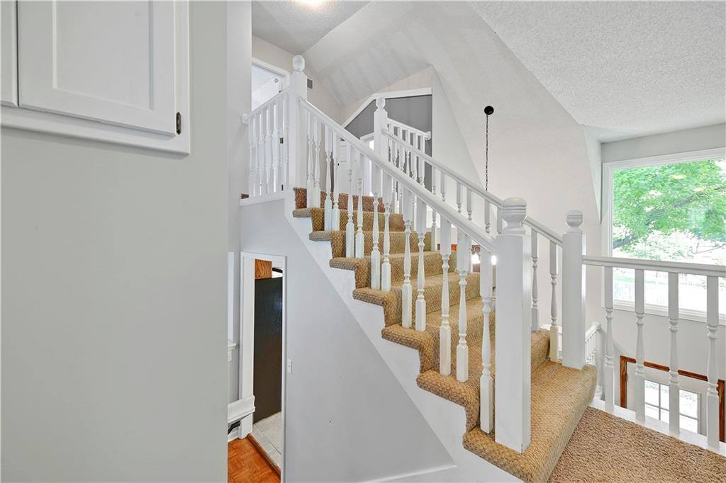 14424 West 84th Terrace, Lenexa, KS 66215