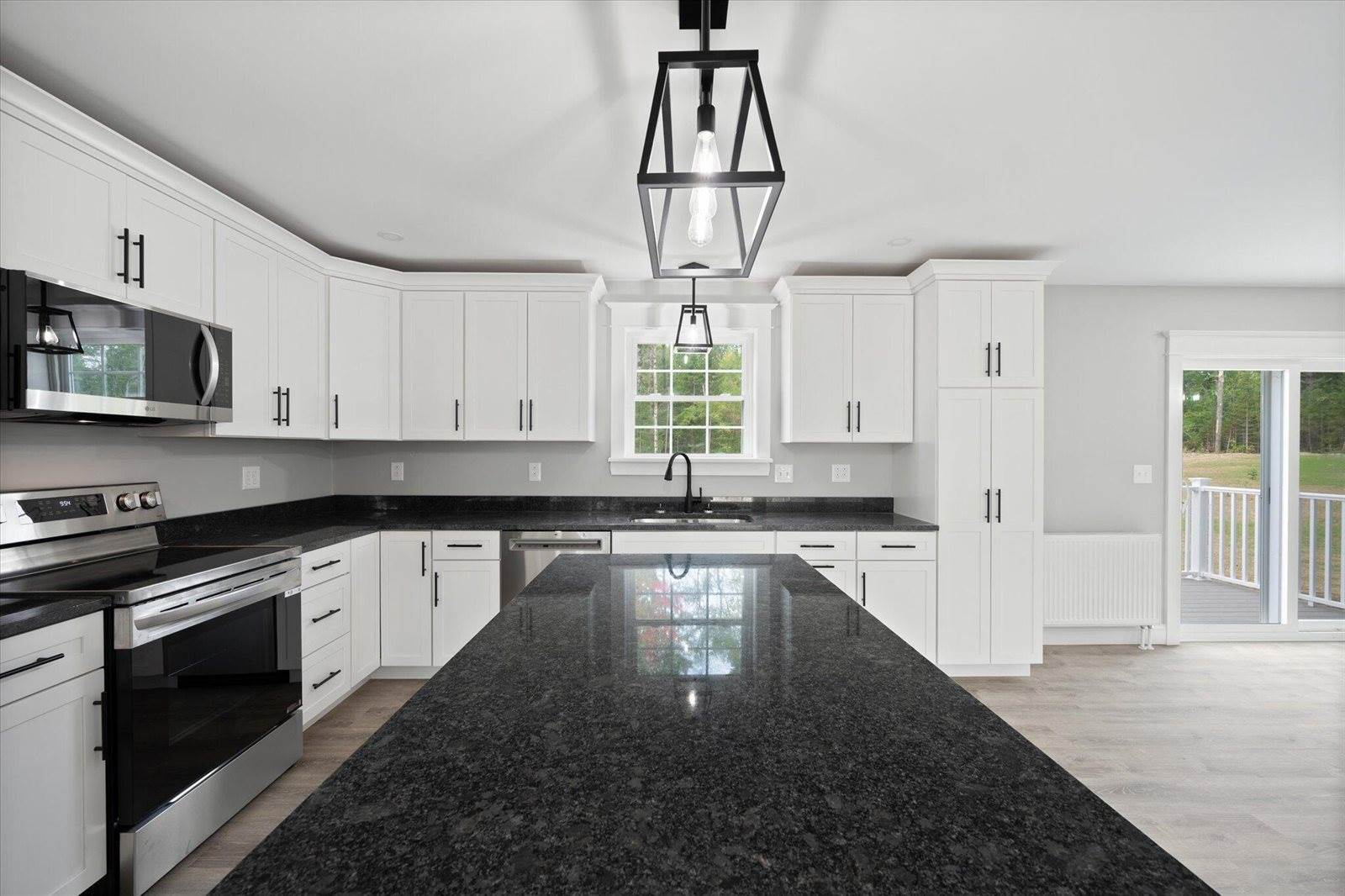 649 Streamside Avenue, Hermon, ME 04401