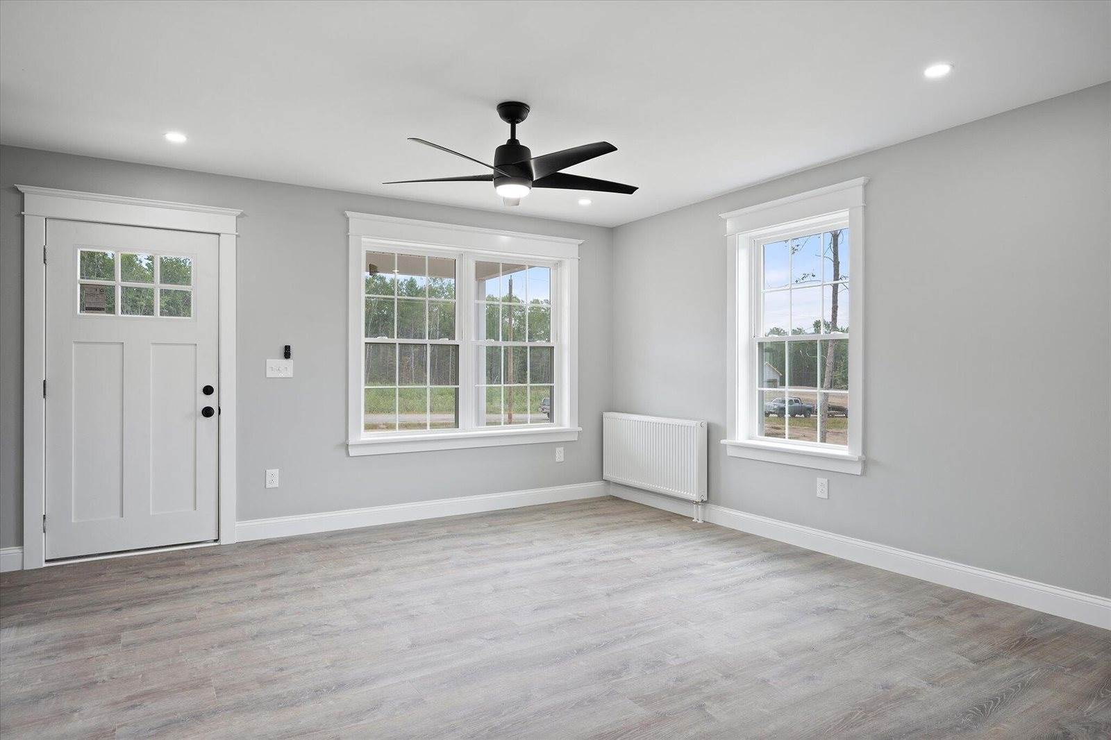 649 Streamside Avenue, Hermon, ME 04401