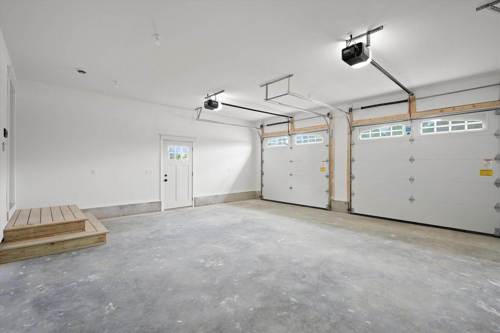 649 Streamside Avenue, Hermon, ME 04401