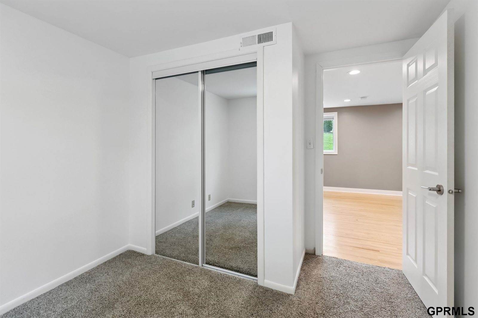 9334 Spring Street, Omaha, NE 68124