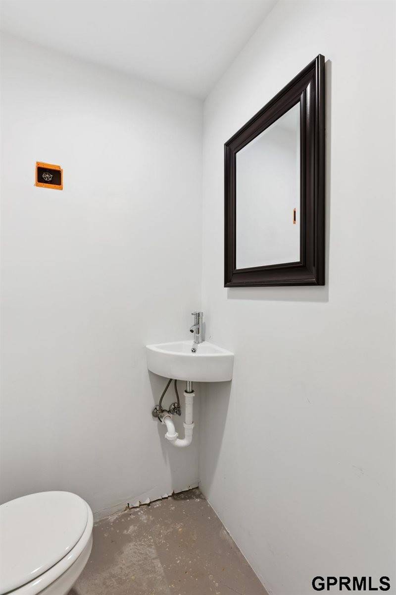 9334 Spring Street, Omaha, NE 68124