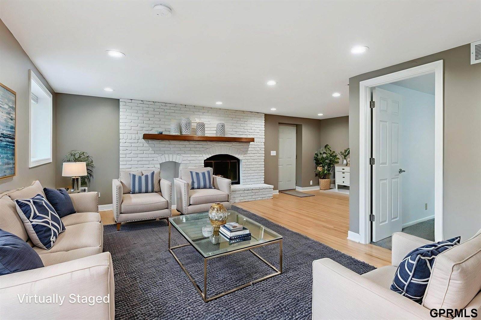 9334 Spring Street, Omaha, NE 68124