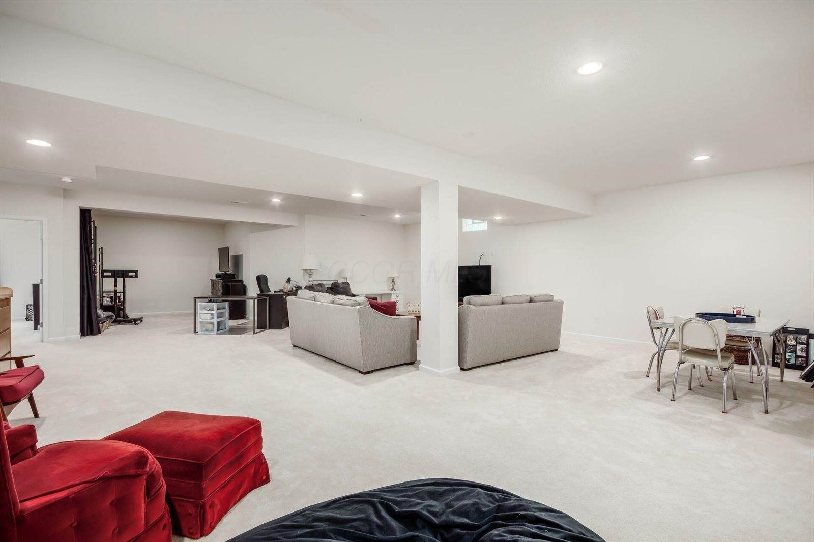 6727 Cat Singer Circle South, Hilliard, OH 43026