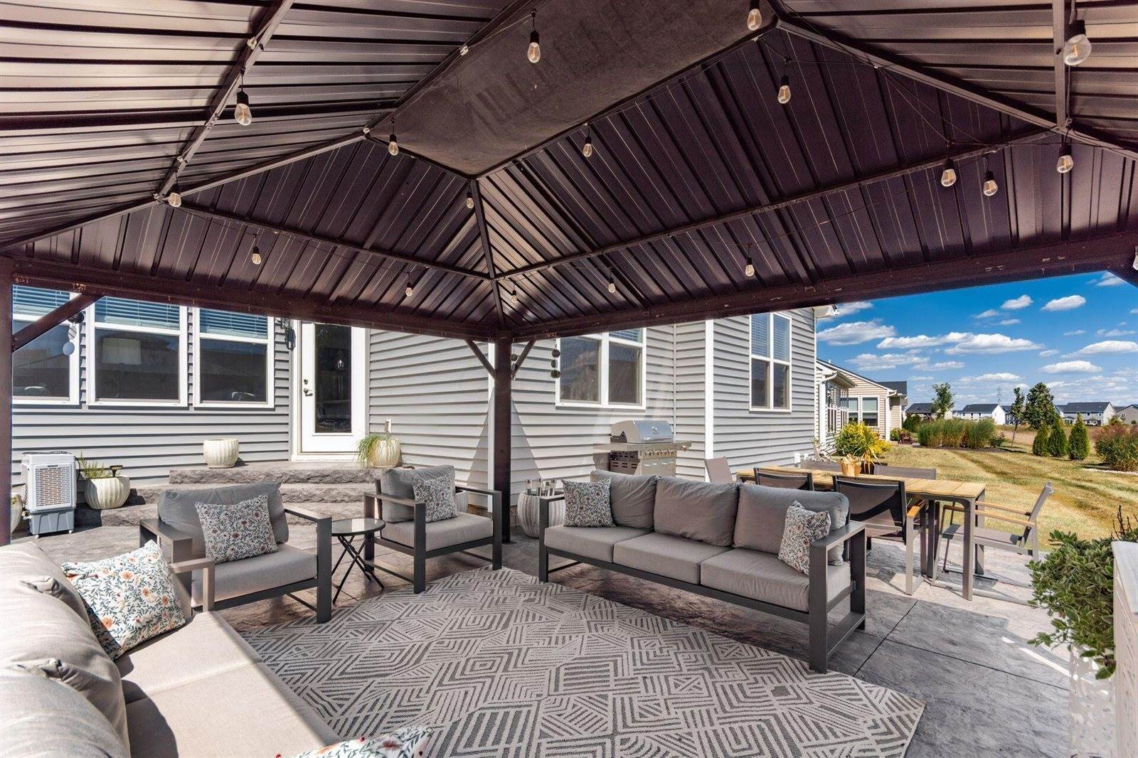 6727 Cat Singer Circle South, Hilliard, OH 43026