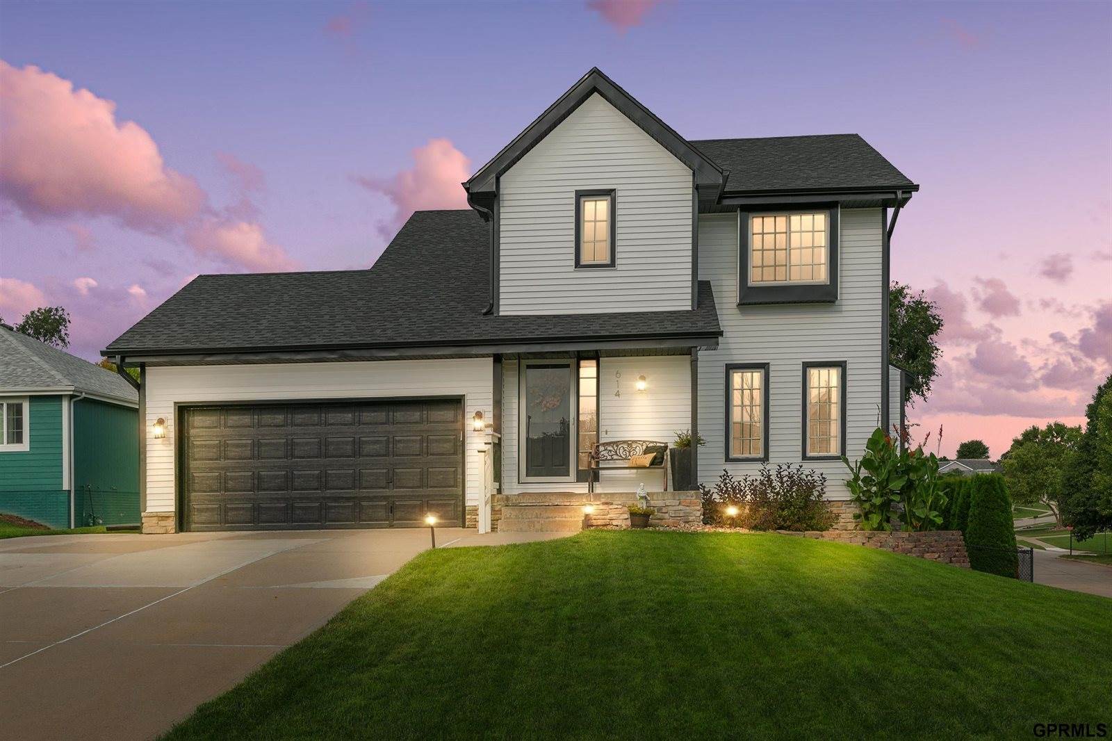 614 Eagle View Drive, Papillion, NE 68133