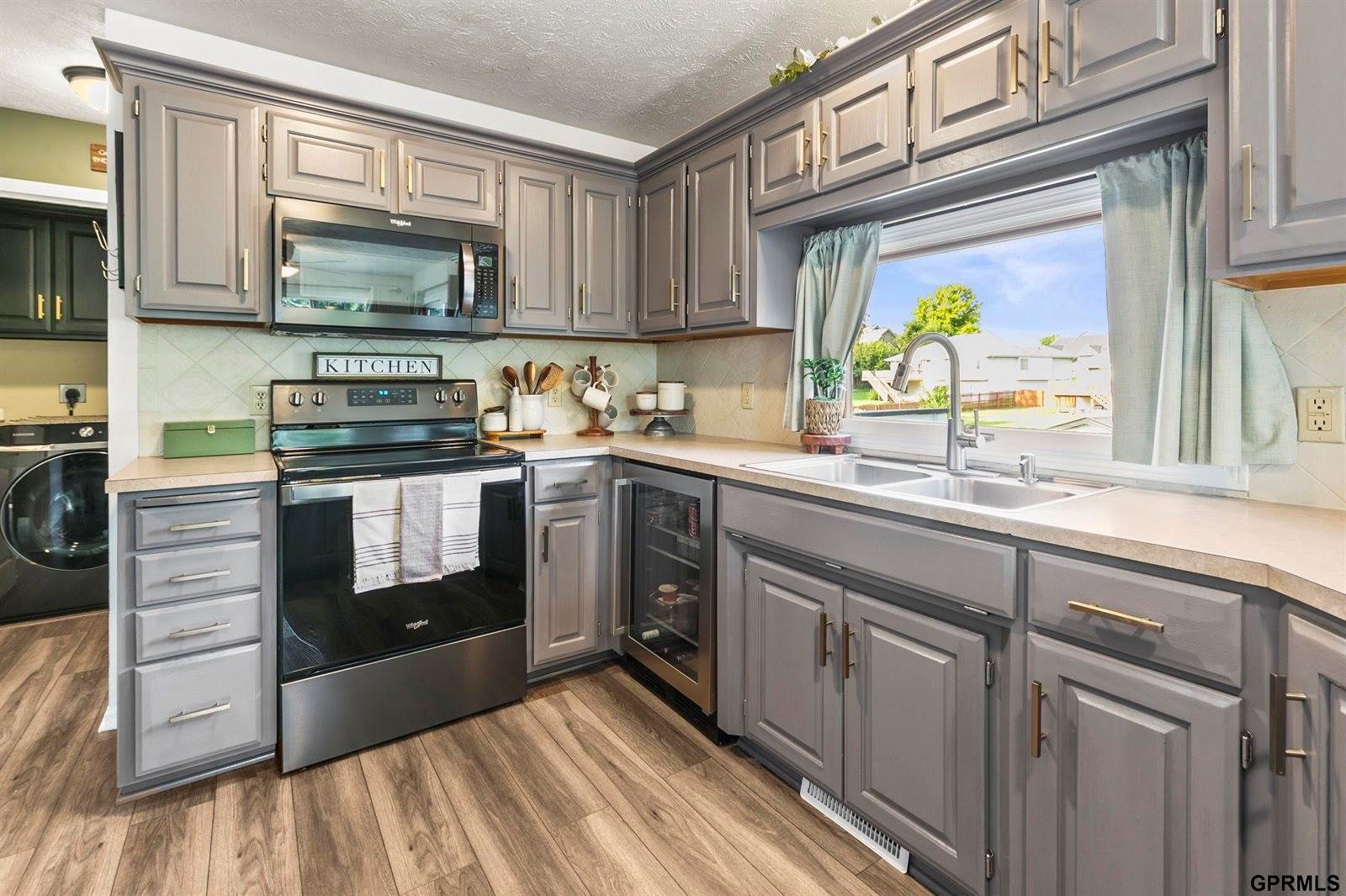 614 Eagle View Drive, Papillion, NE 68133