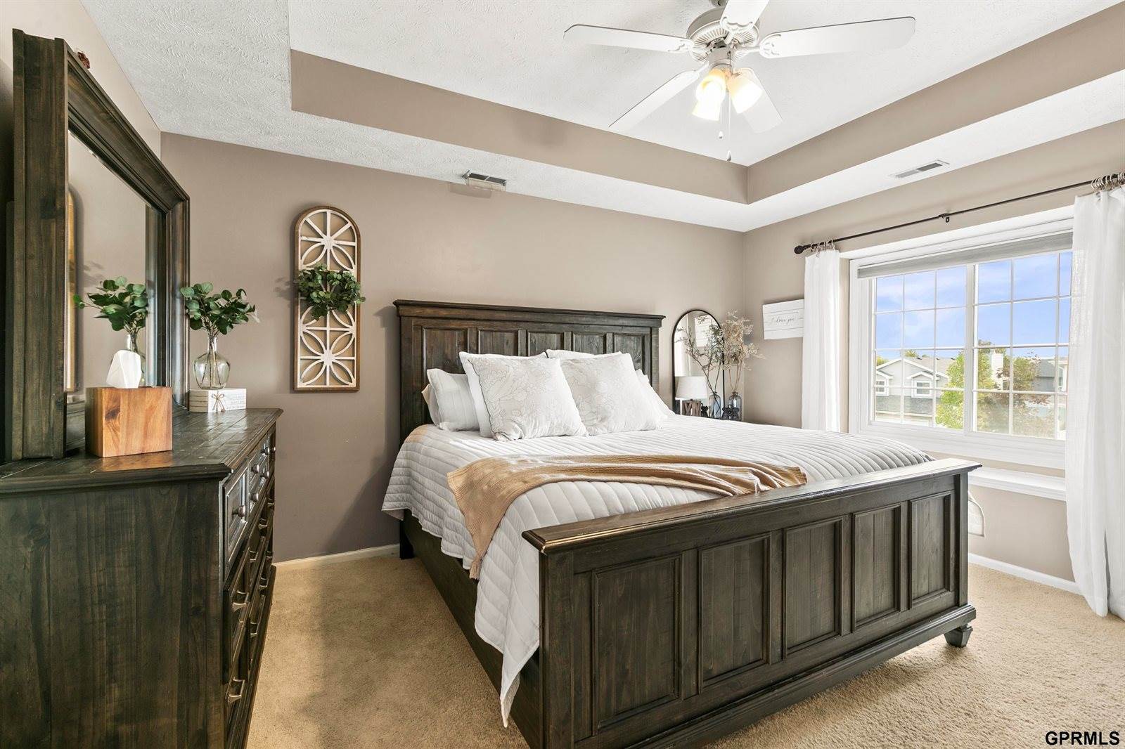 614 Eagle View Drive, Papillion, NE 68133