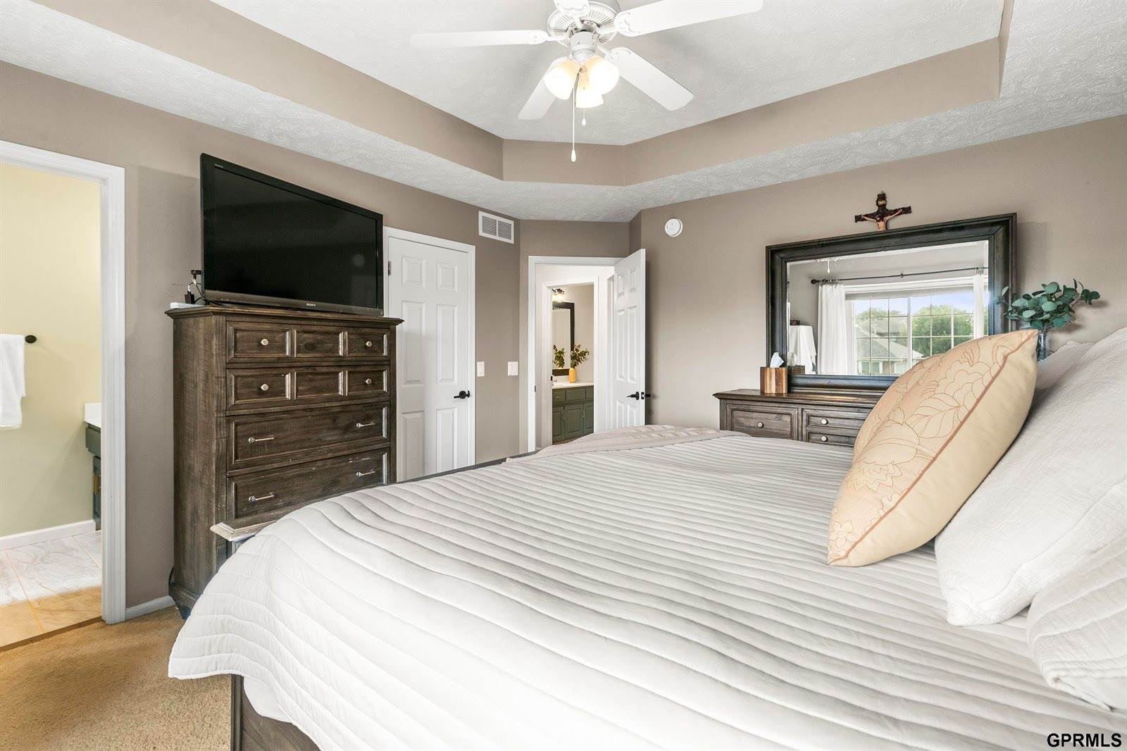 614 Eagle View Drive, Papillion, NE 68133