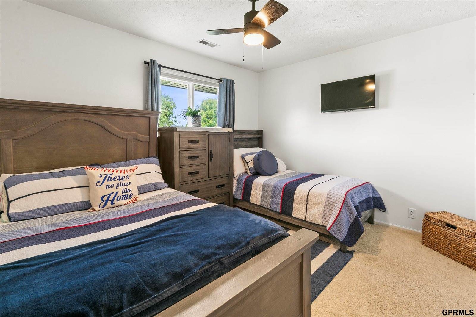 614 Eagle View Drive, Papillion, NE 68133