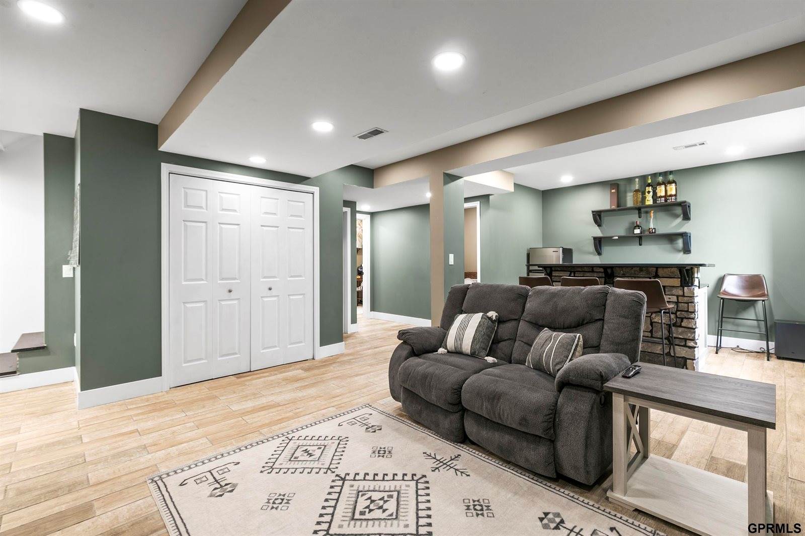 614 Eagle View Drive, Papillion, NE 68133