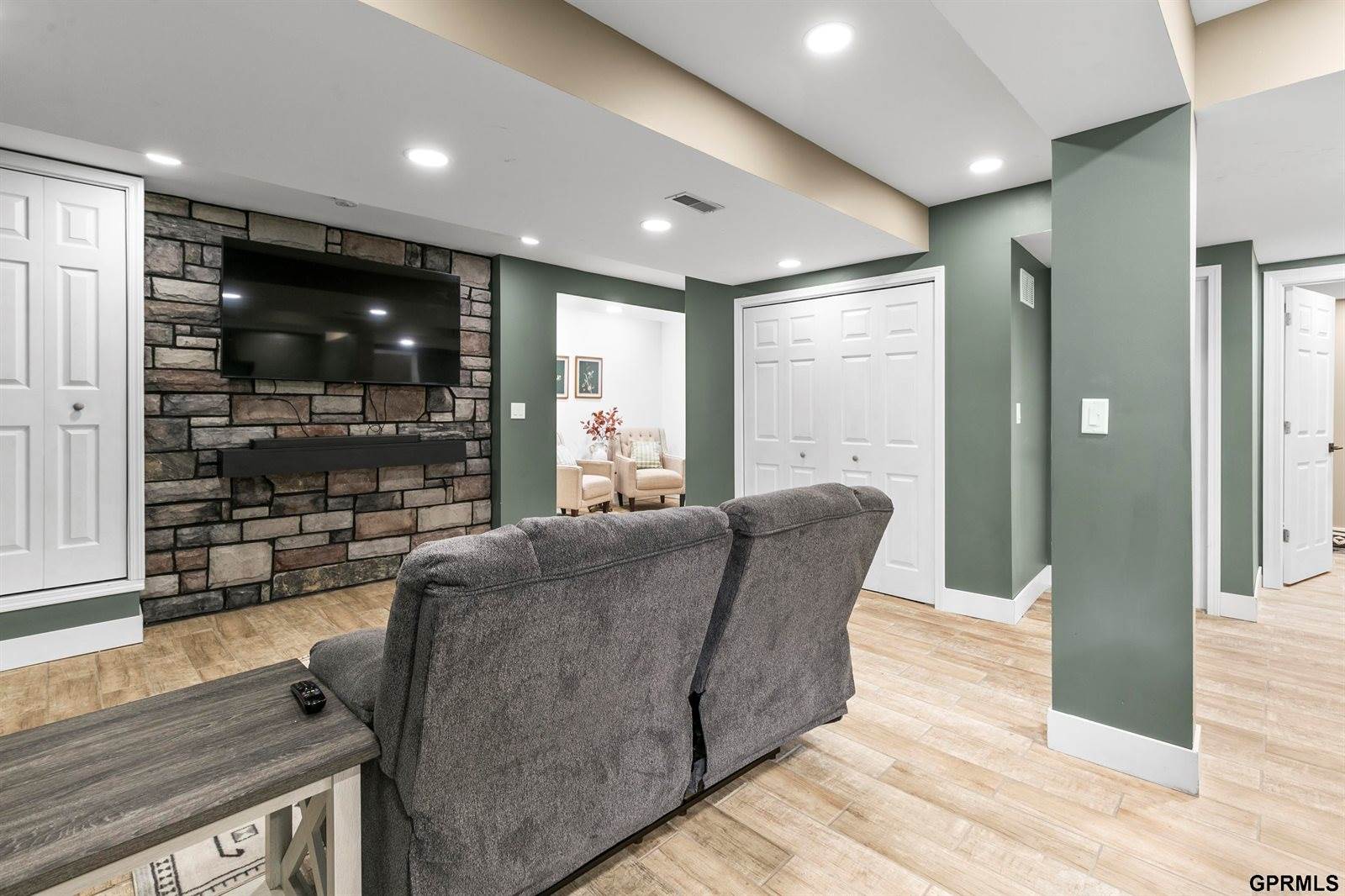 614 Eagle View Drive, Papillion, NE 68133