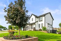 614 Eagle View Drive, Papillion, NE 68133