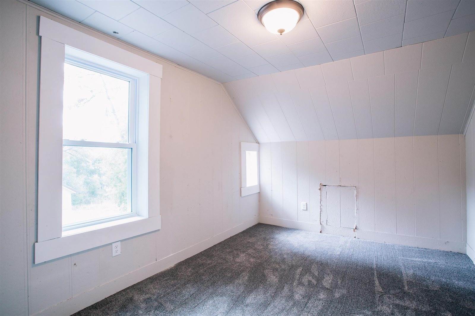 315 W Begley Street, Greenwood, WI 54437