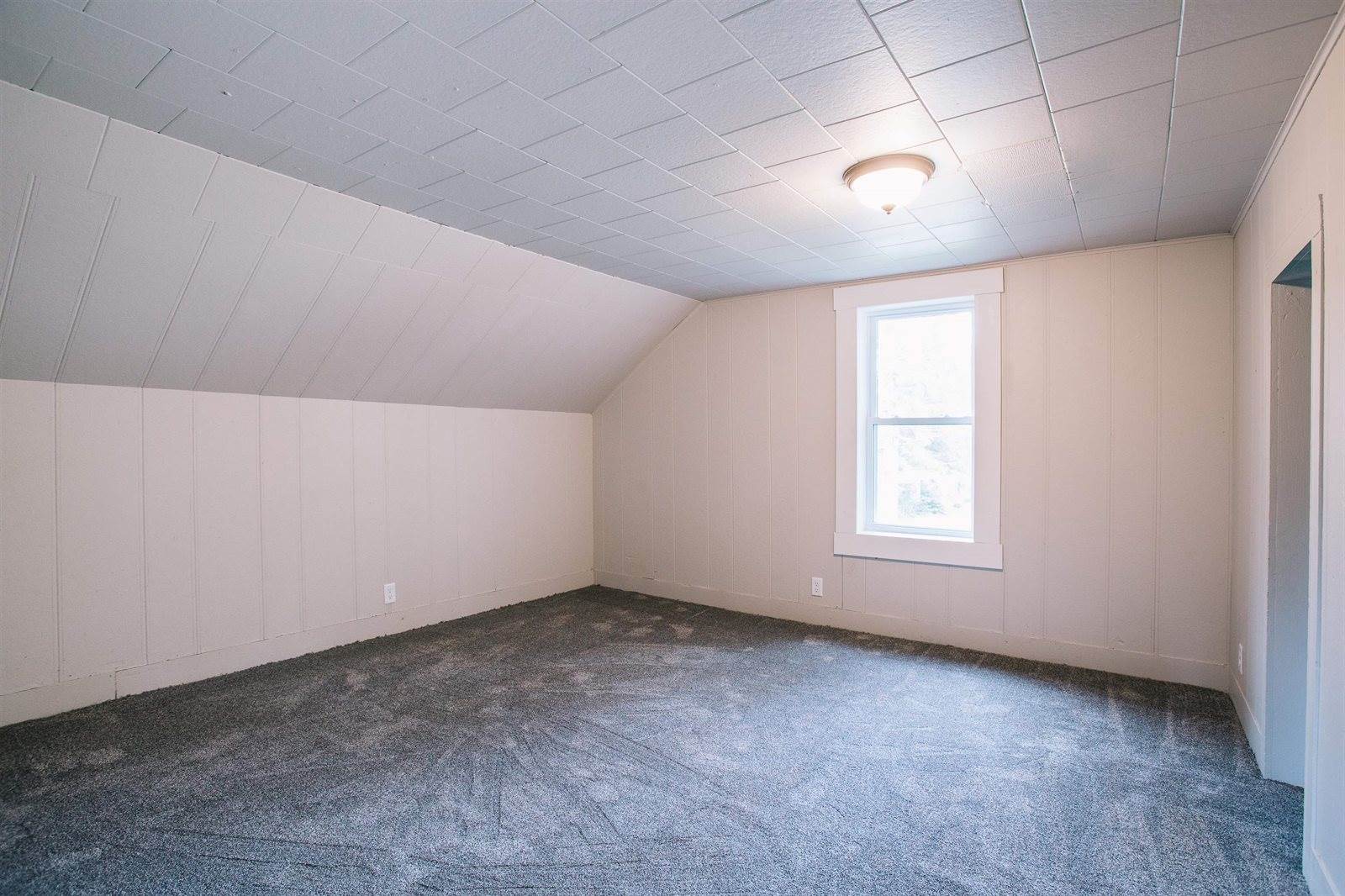 315 W Begley Street, Greenwood, WI 54437