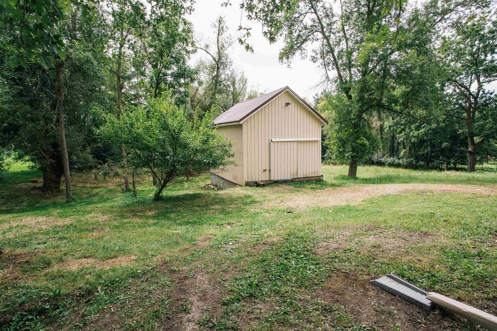 315 W Begley Street, Greenwood, WI 54437