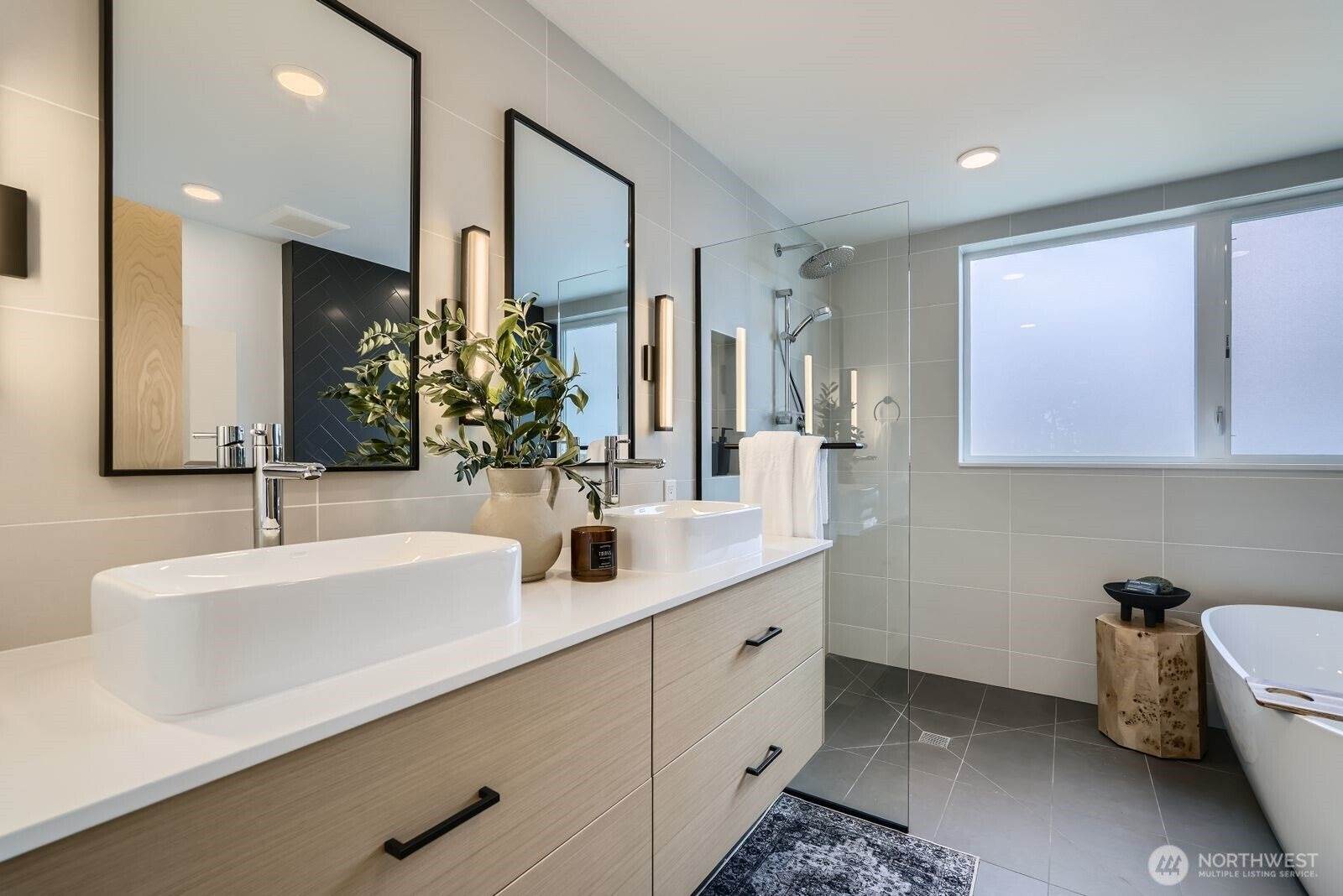 511 Howe Street, Seattle, WA 98109