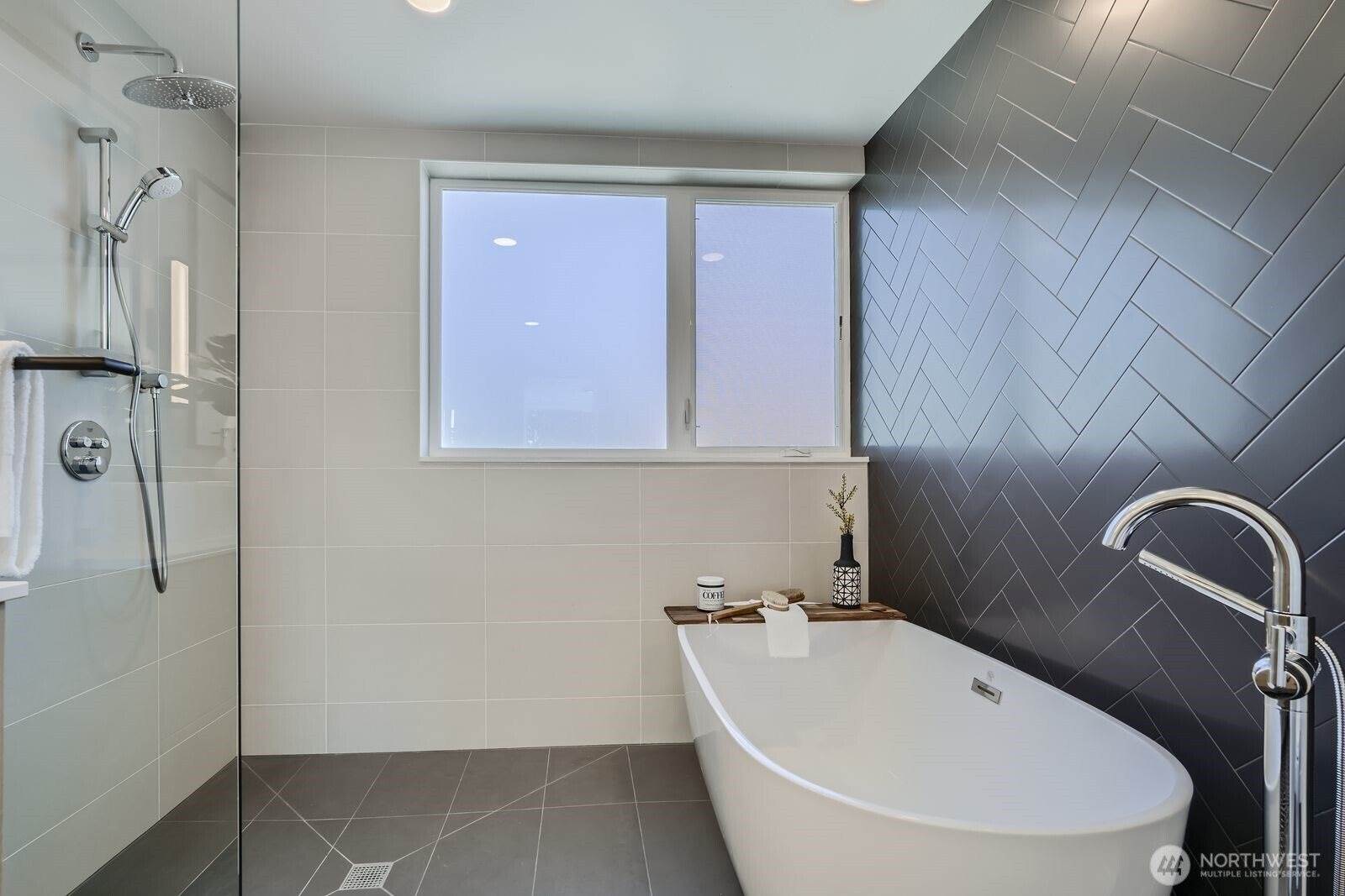 511 Howe Street, Seattle, WA 98109