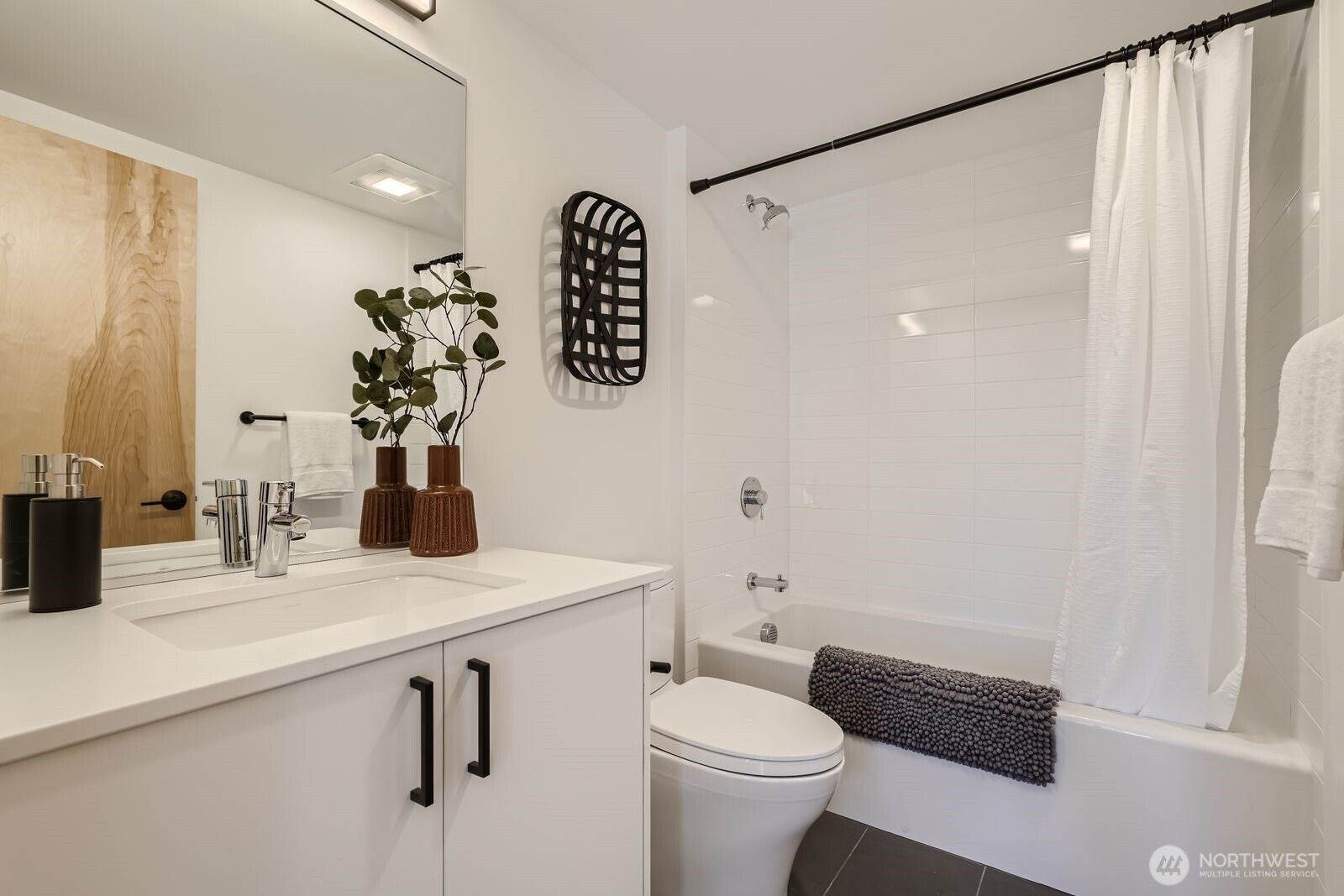 511 Howe Street, Seattle, WA 98109