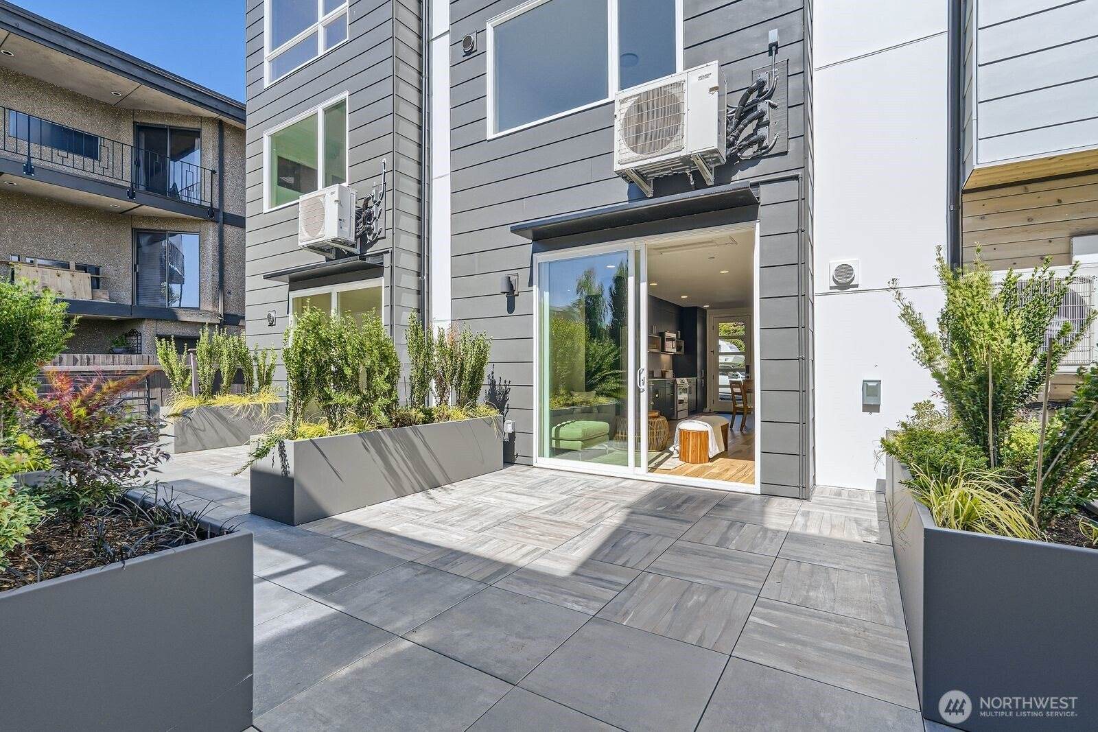 511 Howe Street, Seattle, WA 98109