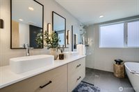 511 Howe Street, Seattle, WA 98109