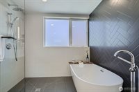 511 Howe Street, Seattle, WA 98109