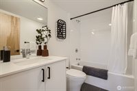 511 Howe Street, Seattle, WA 98109