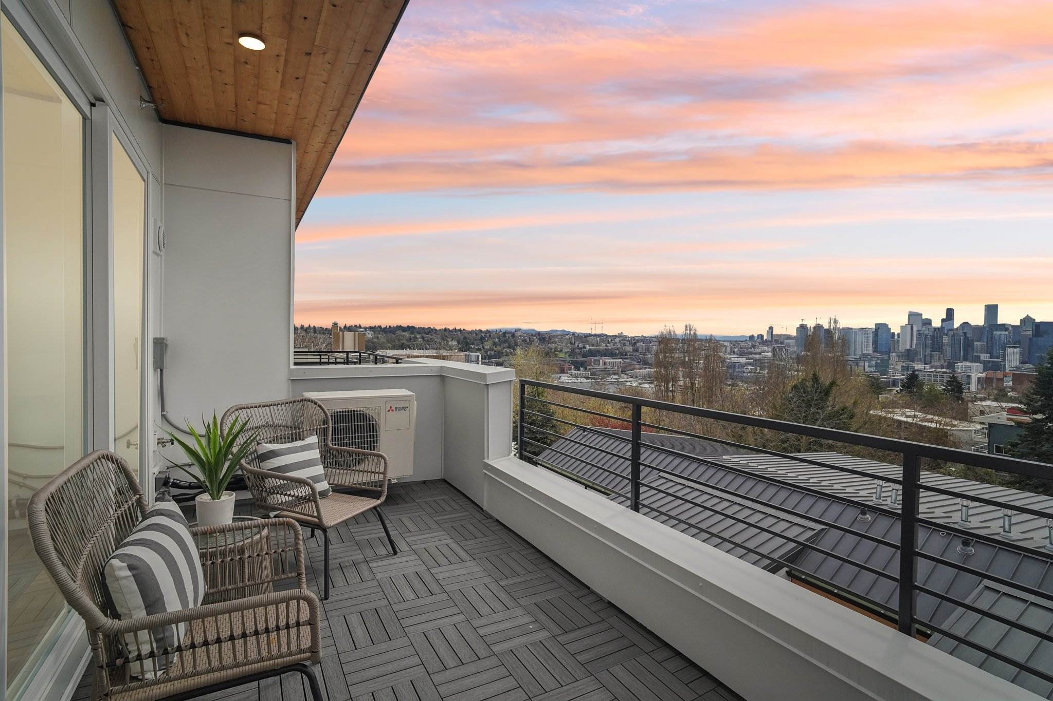 511 Howe St, Seattle, WA 98109