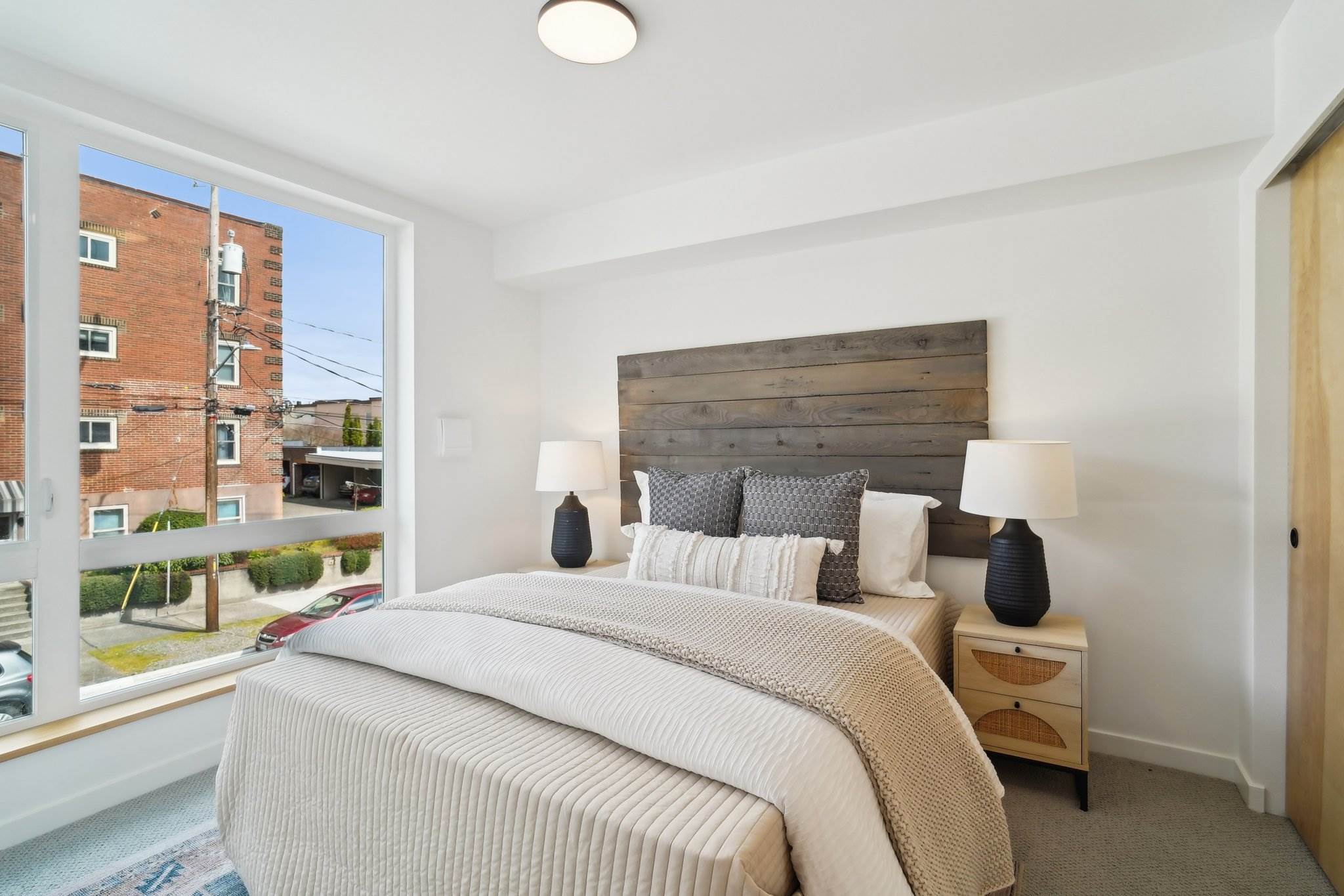 511 Howe St, Seattle, WA 98109