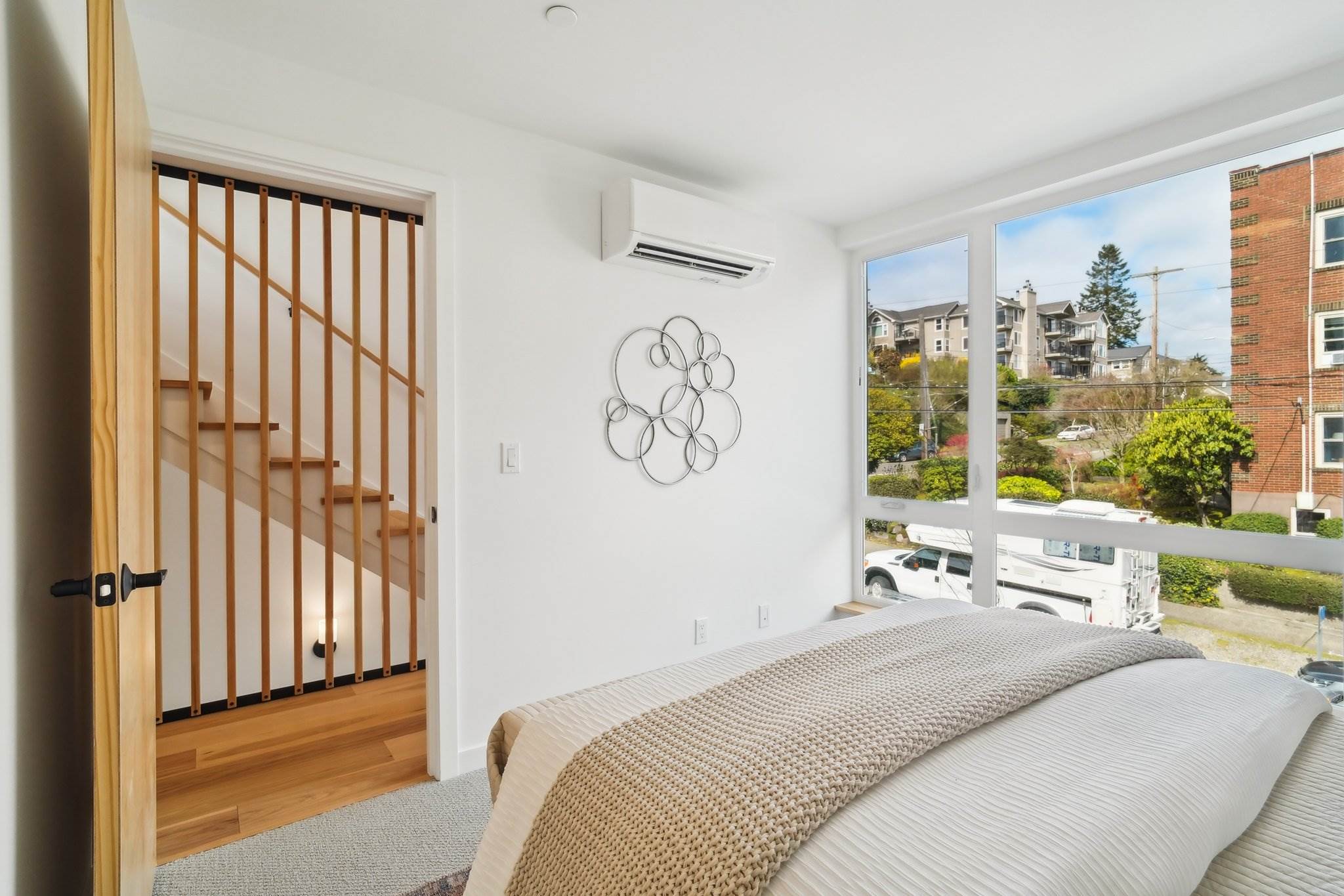 511 Howe St, Seattle, WA 98109