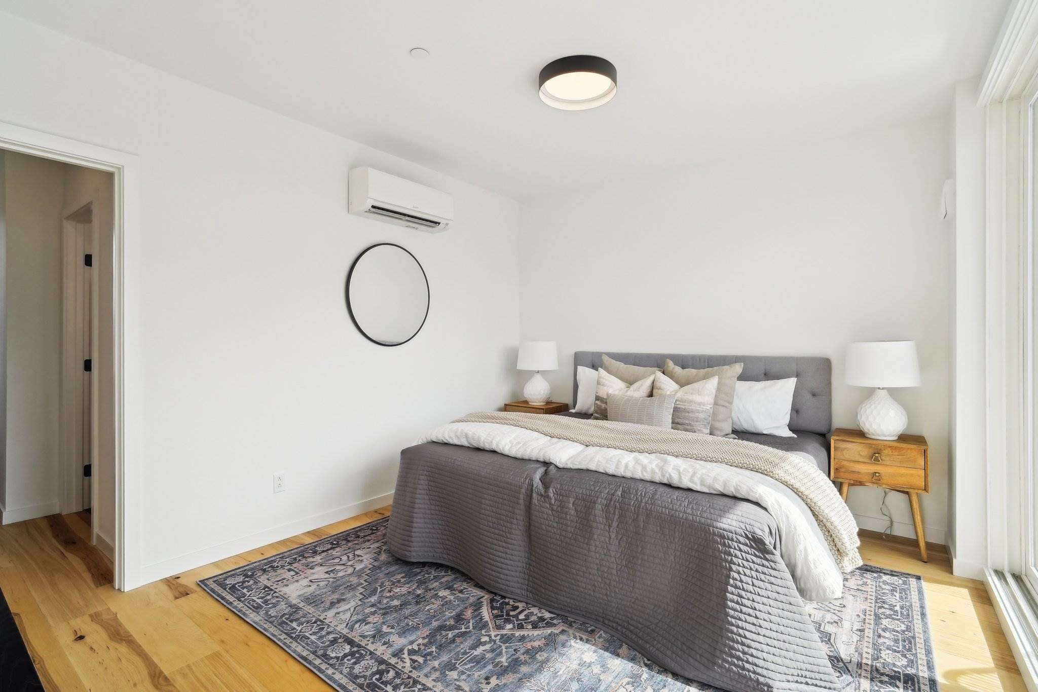 511 Howe St, Seattle, WA 98109