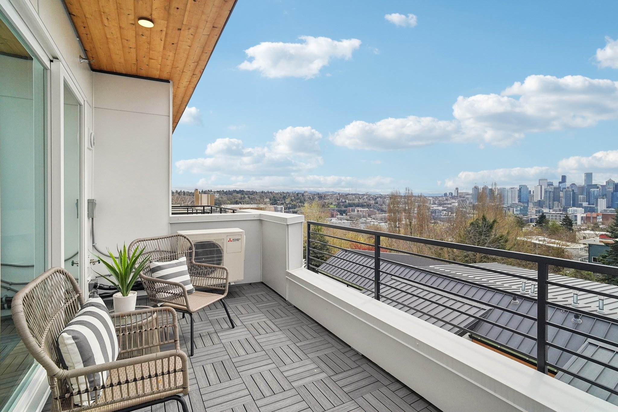 511 Howe St, Seattle, WA 98109