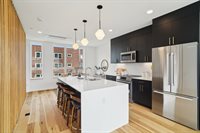 511 Howe St, Seattle, WA 98109