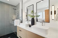 511 Howe St, Seattle, WA 98109