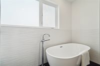 511 Howe St, Seattle, WA 98109