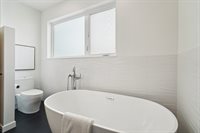 511 Howe St, Seattle, WA 98109