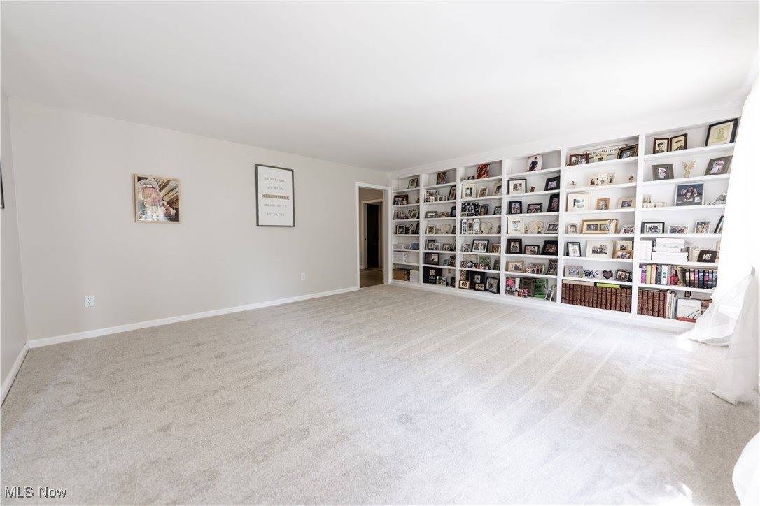 331 Verdant Lane, Canfield, OH 44406