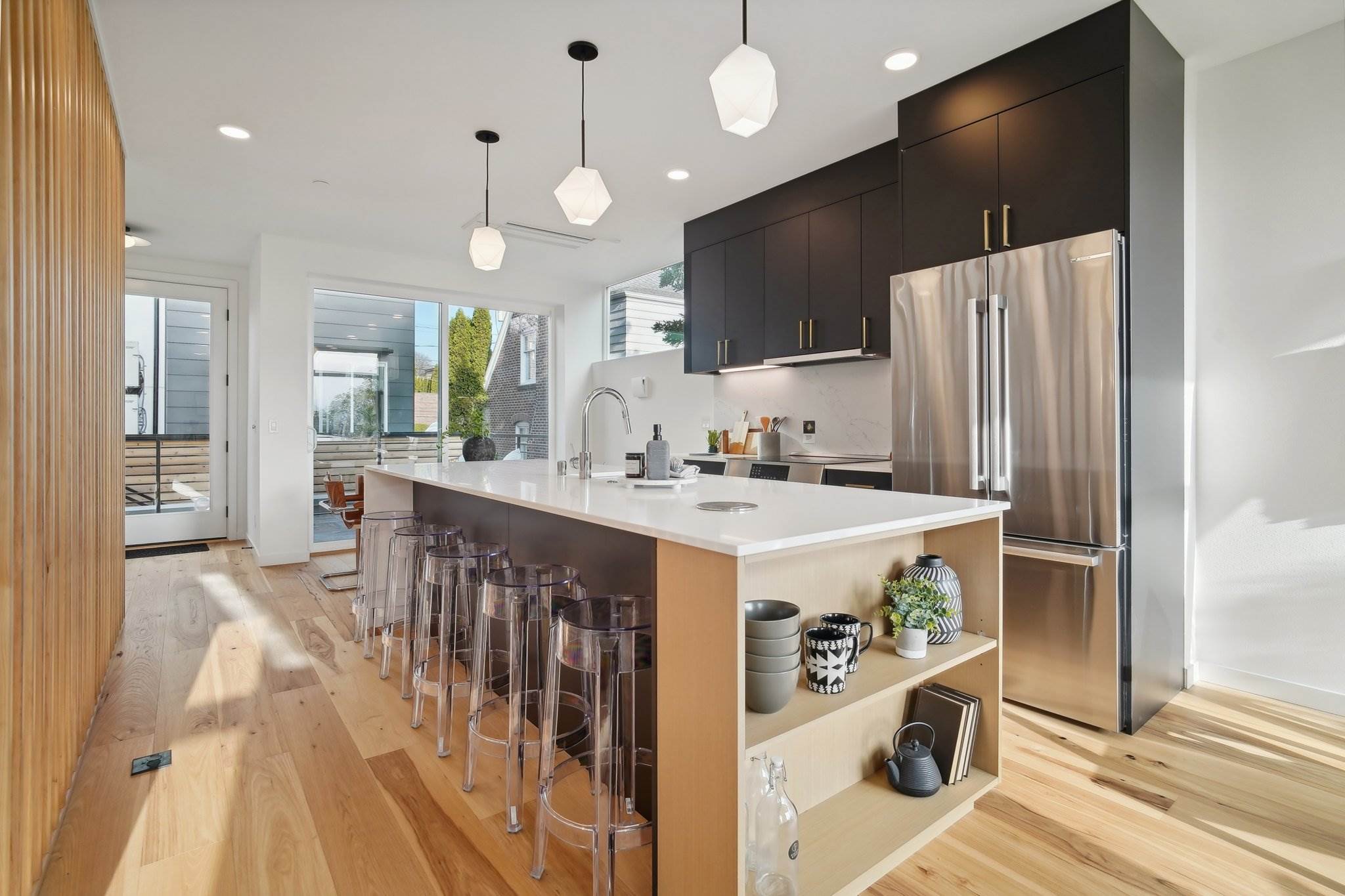 515 Howe St, Seattle, WA 98109