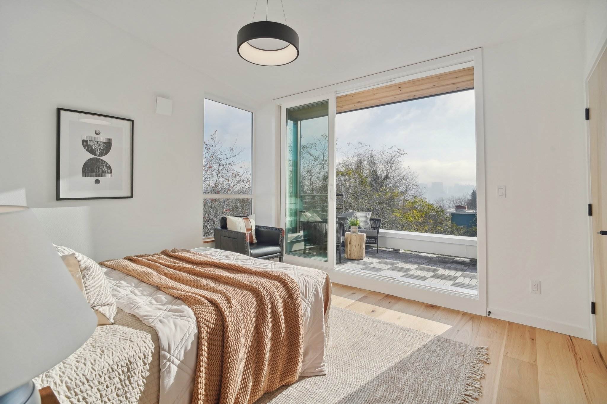 515 Howe St, Seattle, WA 98109