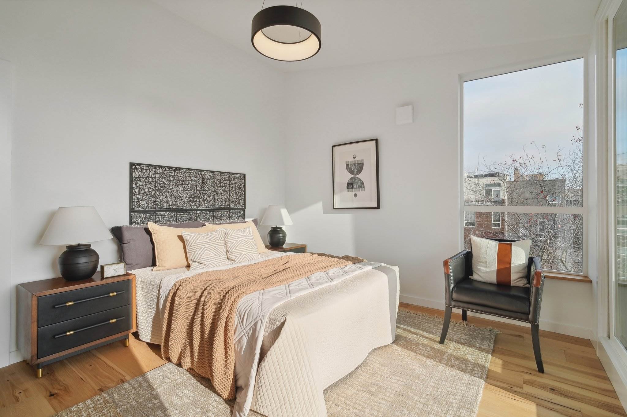 515 Howe St, Seattle, WA 98109