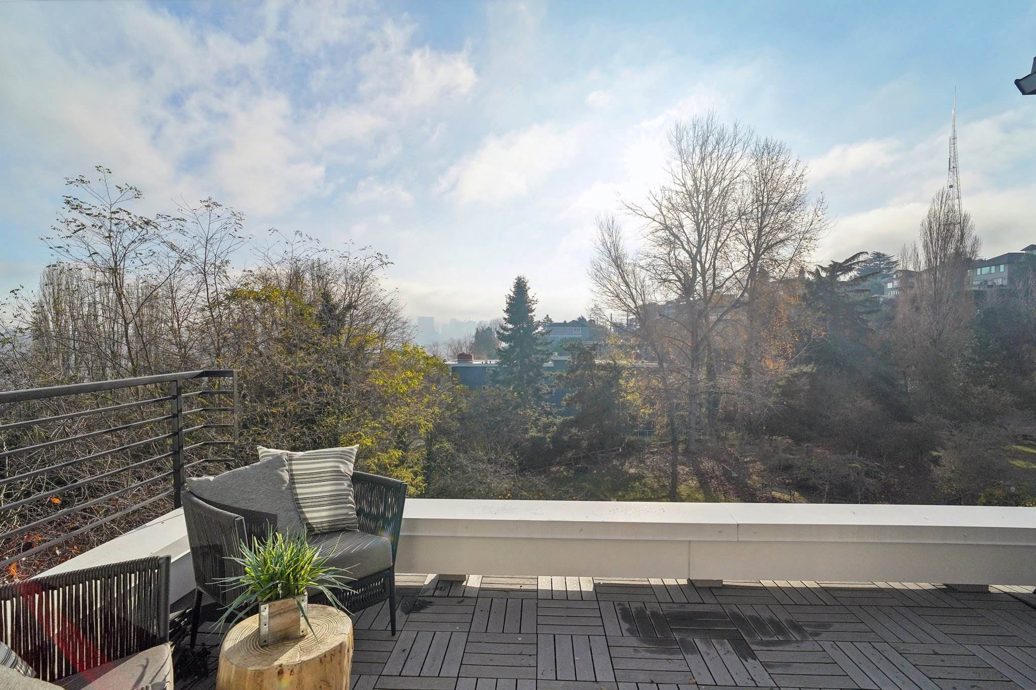 515 Howe St, Seattle, WA 98109