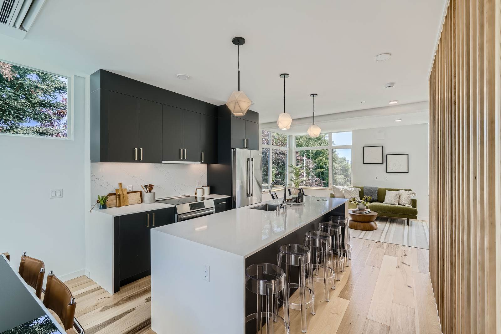 515 Howe St, Seattle, WA 98109