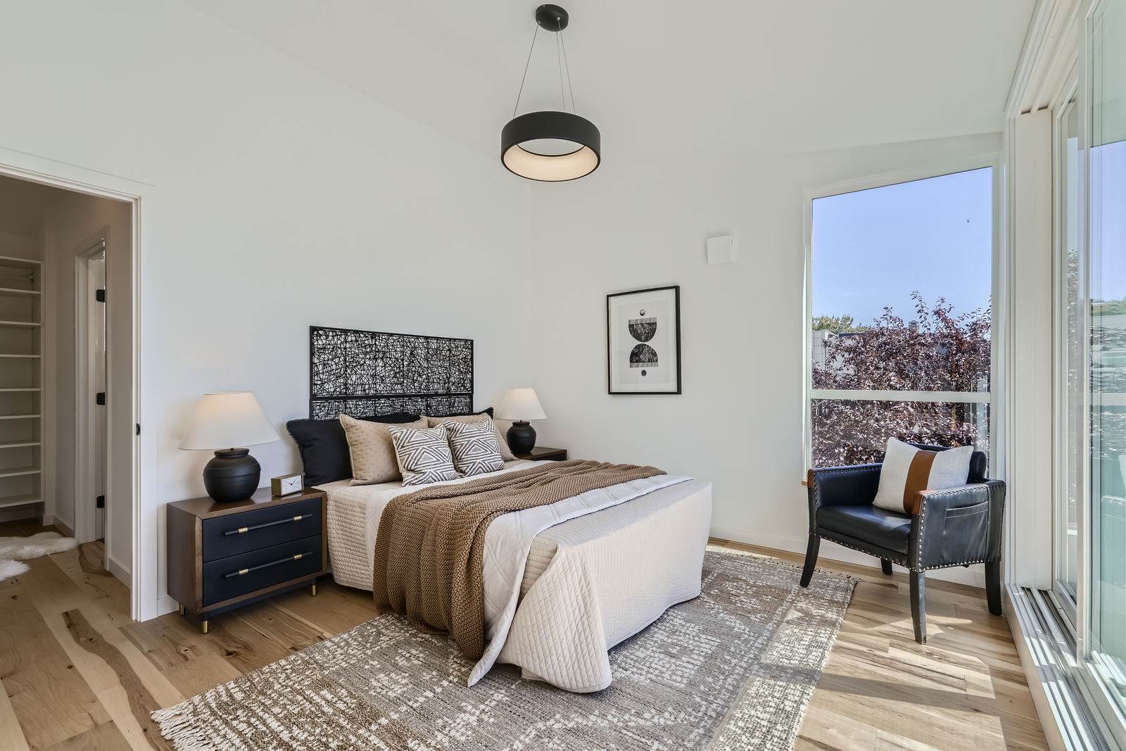 515 Howe St, Seattle, WA 98109