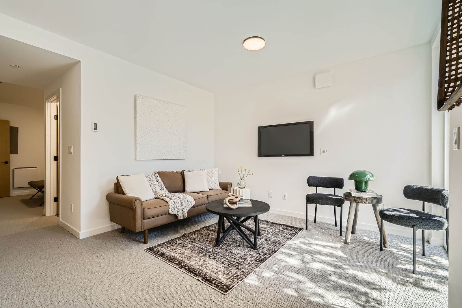 515 Howe St, Seattle, WA 98109